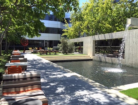 Pacific Workplaces San Mateo Courtyard and Outdoor Coworking