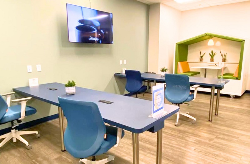 Chairs and tables in coworking space in Sacramento Watt Chairs and tables in coworking space in Sacramento Watt