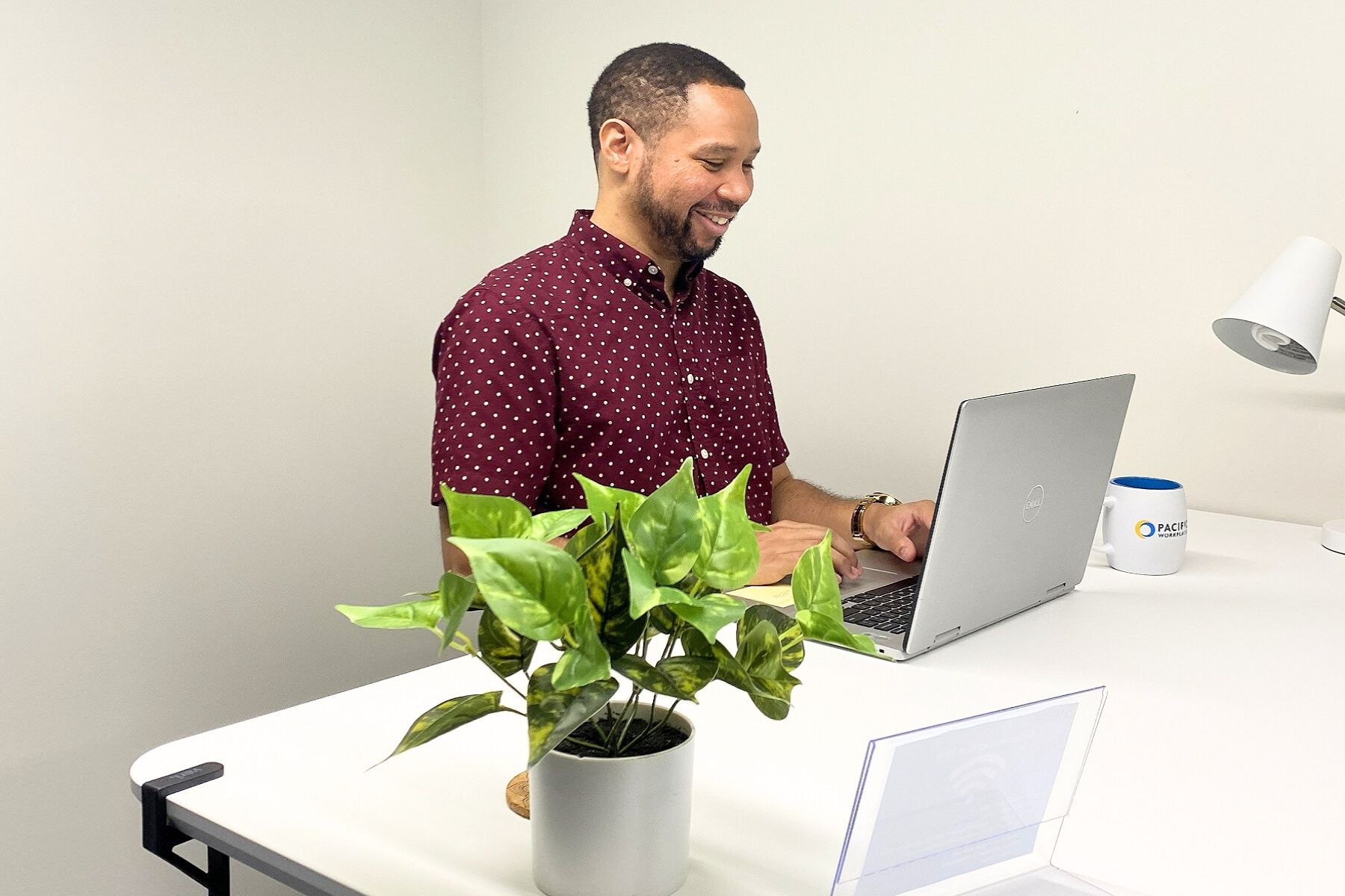 man using virtual office in Sacramento man using virtual office in Sacramento